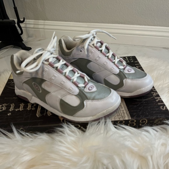 Dexter women’s bowling shoes. Size 7.5 - Picture 2 of 8